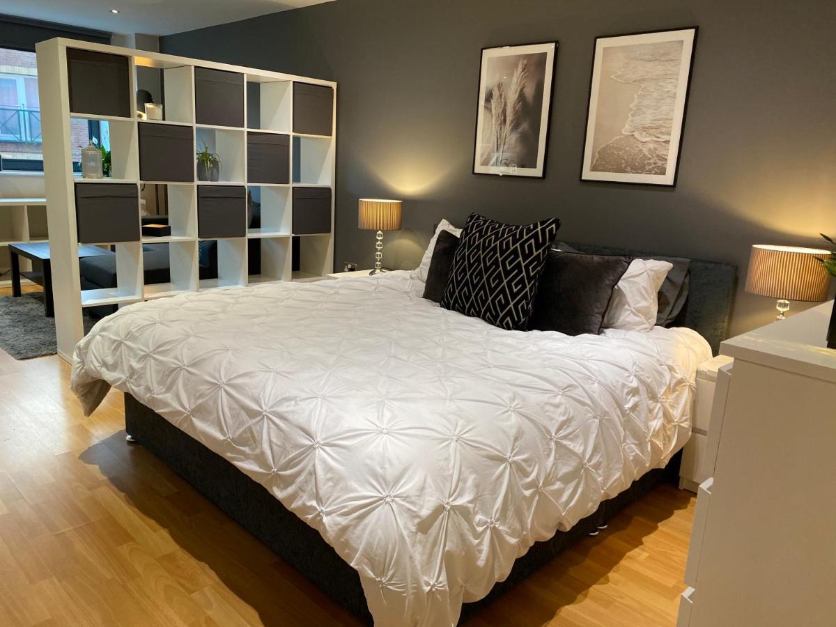 City Centre Modern Studio Apartment - Westone Free Wifi, Gym Access, Netflix Sheffield Bagian luar foto