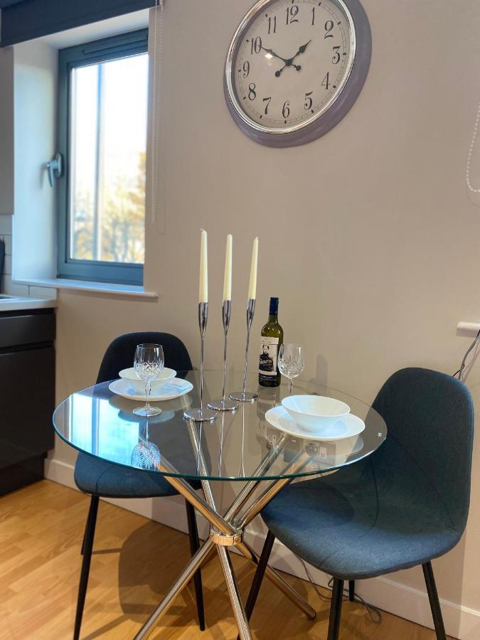 City Centre Modern Studio Apartment - Westone Free Wifi, Gym Access, Netflix Sheffield Bagian luar foto