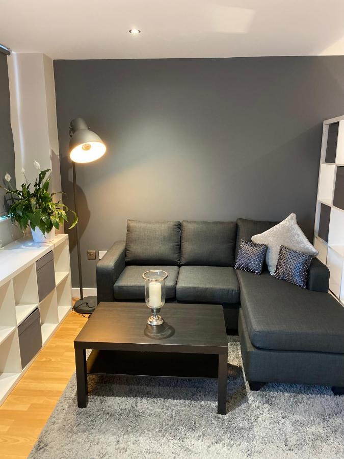 City Centre Modern Studio Apartment - Westone Free Wifi, Gym Access, Netflix Sheffield Bagian luar foto