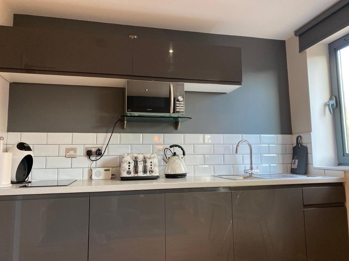 City Centre Modern Studio Apartment - Westone Free Wifi, Gym Access, Netflix Sheffield Bagian luar foto
