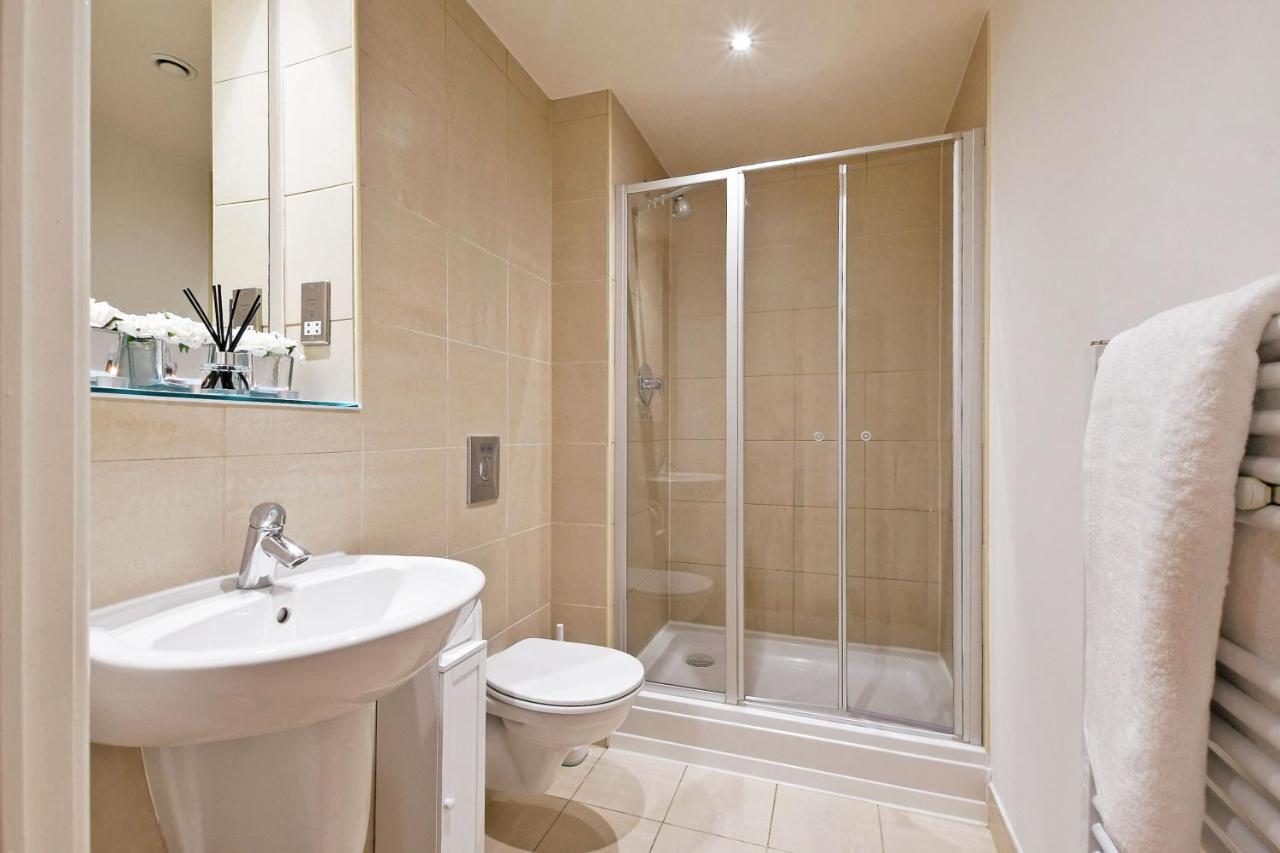 City Centre Modern Studio Apartment - Westone Free Wifi, Gym Access, Netflix Sheffield Bagian luar foto