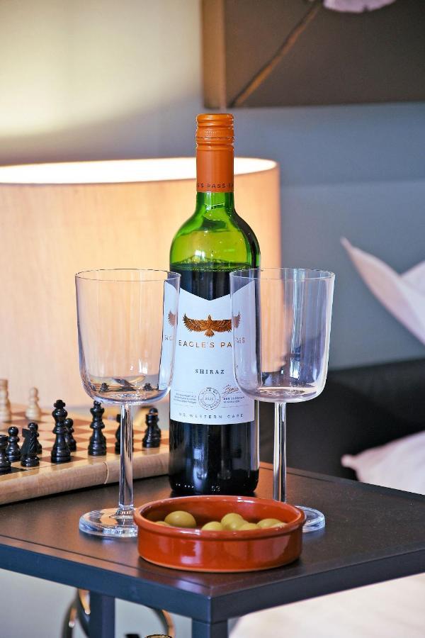 City Centre Modern Studio Apartment - Westone Free Wifi, Gym Access, Netflix Sheffield Bagian luar foto